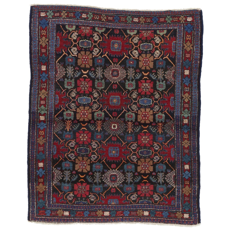 ANTIQUE ARMENIAN BAKTIARI 3′ 5″ X 4′ 3″