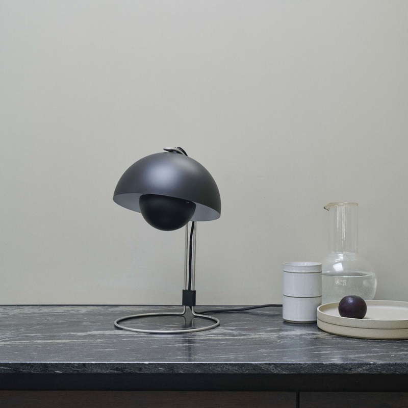 &Tradition Flowerpot VP4 Table Lamp