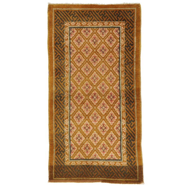 ANTIQUE CHINESE PAO TAO DO, GOLD BROCADE 2’3” x 4’3”
